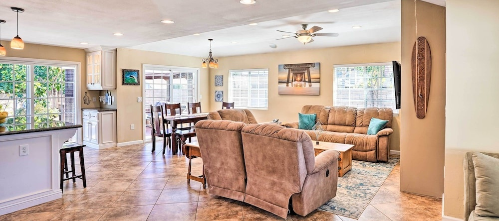 Deluxe Laguna Hills Home W/ Outdoor Oasis!, Лагуна-Хиллс — фото 1