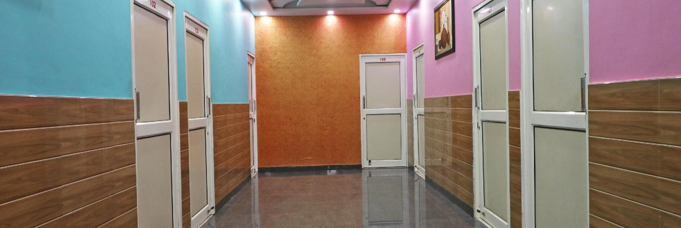 OYO 43961 Hotel Yatra, 穆尔塔尔 — 照片 1