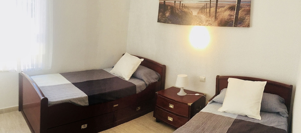Playamar - Exclusive Beach Apartment With Pool, Tennis And Wifi, Торремолинос — фото 1