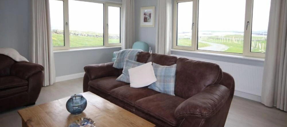 Mannin Bay Beach House, Балликоннели — фото 1