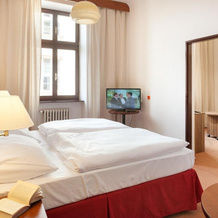 Hotel Praha, Новы-Йичин — фото 4