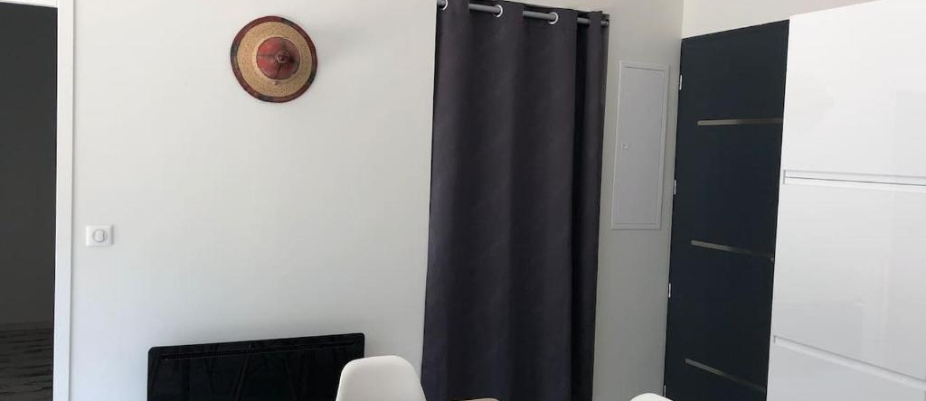 t2 indépendant dans maison avec piscine proche bordeaux, 艾泽克 — 照片 1