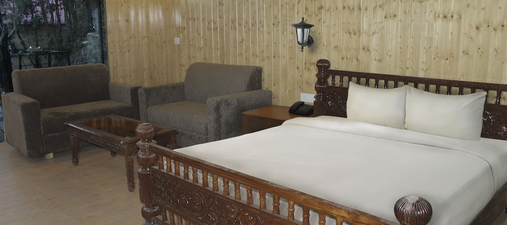 KVR Clarks Inn, Kufri, Kufri — photo 1
