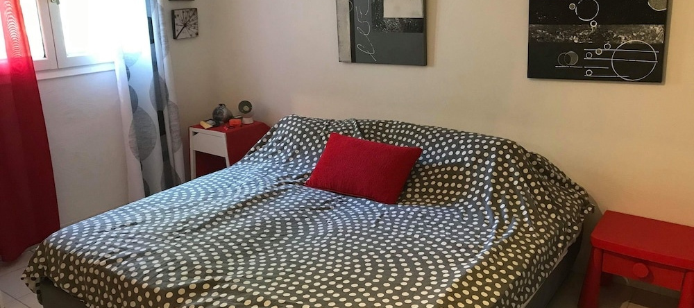 Des roulottes en Provence. Appartement, 巴尔邦坦 — 照片 1