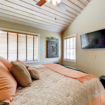 514 Harbor Drive Townhouse #8 3 Bedrooms 2 Bathrooms Townhouse, Spicewood — photo 3