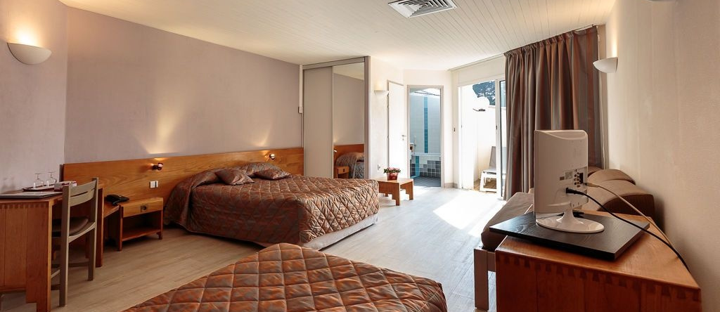 Hotel Les Grenettes, 圣玛丽德雷 — 照片 1