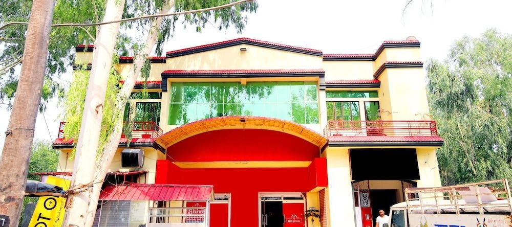 Spot On 42785 Mr Shawarma Family Restaurant And Hotel, Phagwara — photo 1
