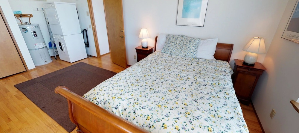 OceanSide Beach At Yachats 1 Br cottage by RedAwning, Yachats — photo 1