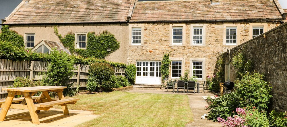 Hall Cottage, Leyburn — photo 1