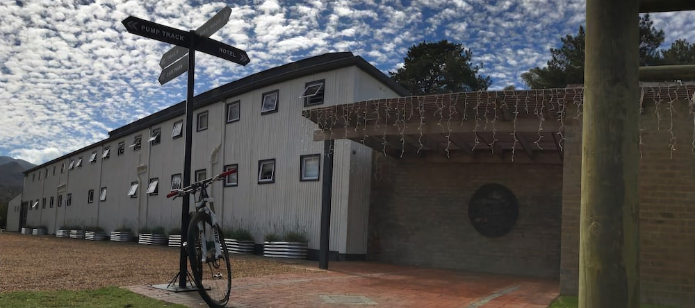 Trails End Bike Hotel, 格拉博 — 照片 1