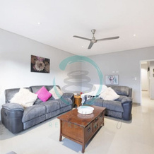 ZENHOUSE - 5BR Family with Private Pool, 约翰斯顿 — 照片 3