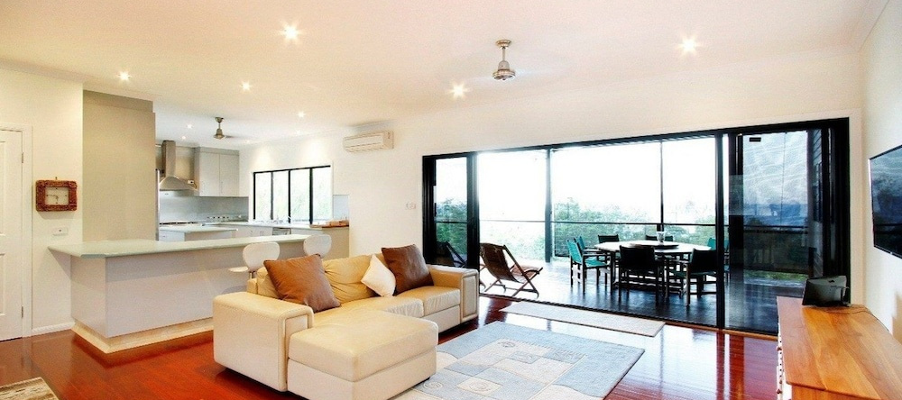 Hideaway Retreat Beach House with Pool, 隐逸湾 — 照片 1