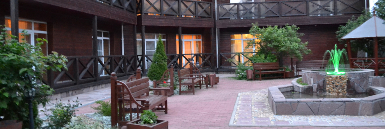 Halle Guest house, 泽廖纳亚波利亚纳 — 照片 1