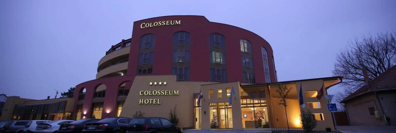 Colosseum Hotel Mórahalom, 莫劳豪洛姆 — 照片 1