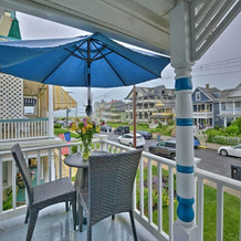 Ocean Grove Apt. W/ Balcony: 1 Block To The Beach!, Оушен-Гроув — фото 3