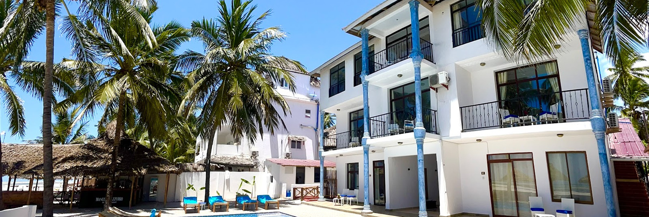 Bianco Azzurro, Pwani Mchangani — photo 1