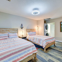 Sleek Golf-front Condo With a Washer/dryer, Deck, & Central AC - dog Friendly, 圣西蒙斯岛 — 照片 2