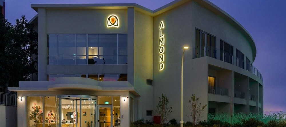 Almond Hotel – Adults Only, Неве-Илан — фото 1