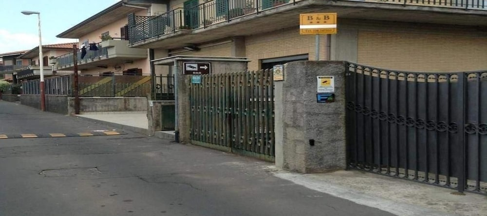 Trinacria Rooms B&B, 特雷卡斯塔尼 — 照片 1