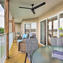 Unwind Poolside! Waterfront Ozarks Condo, Камдентон — фото 5