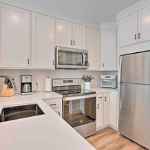 Traverse City Townhome: Walk to Beach!, 特拉弗斯城 — 照片 2