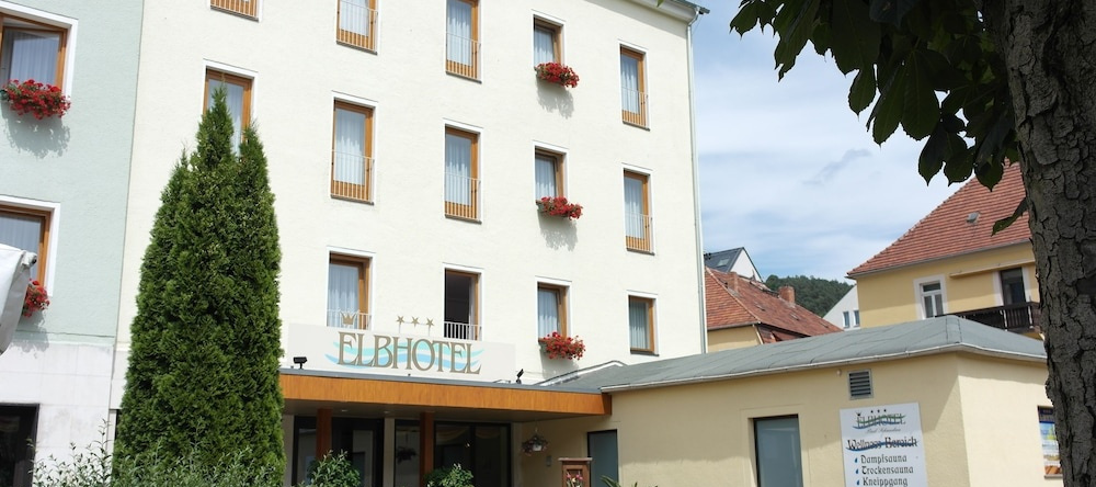 Elbhotel Bad Schandau, 巴特尚道 — 照片 1