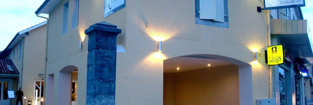 Hôtel Le Réverbère de Vic en Bigorre, 维克昂比戈尔 — 照片 1