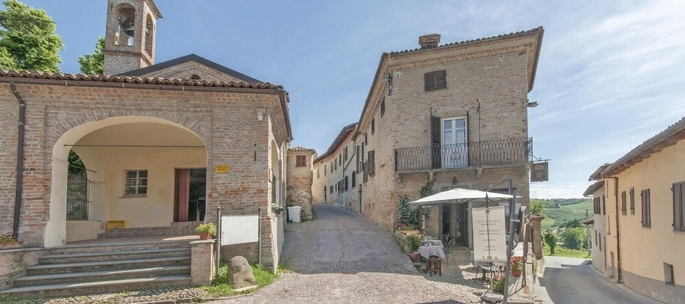 Amazing Home in Castagnole Delle Lanze With 2 Bedrooms and Wifi, 卡斯塔尼奥莱德莱兰泽 — 照片 1