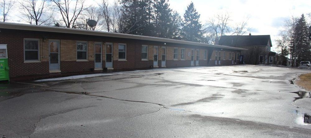 The Koke's Motel, 埃弗莱斯 — 照片 1