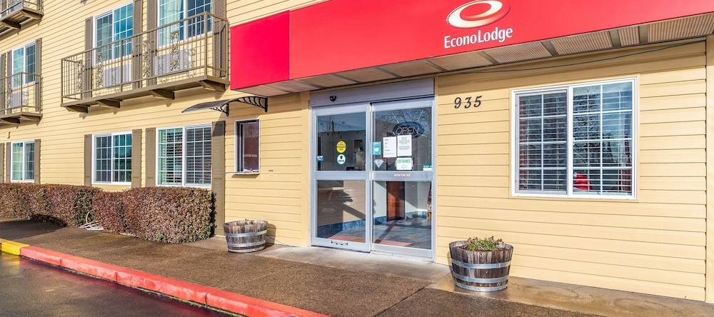 Econo Lodge, Corvallis — photo 1