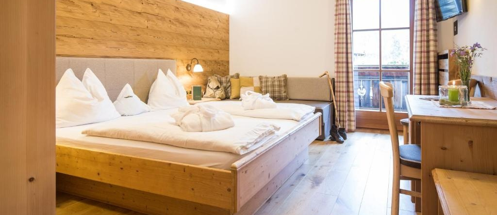 Hotel Kompatscherhof, Luson — photo 1