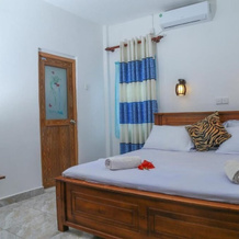 Kind & Love Guest House, Хиккадува — фото 2
