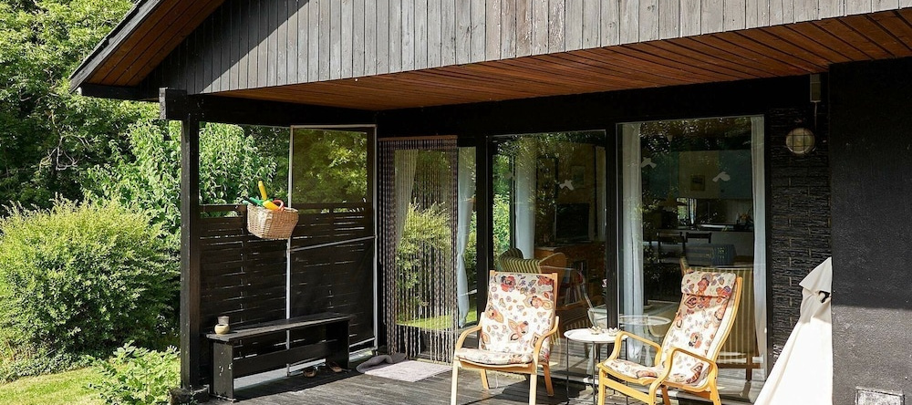 Secluded Holiday Home in Bornholm With Terrace, 斯瓦内克 — 照片 1