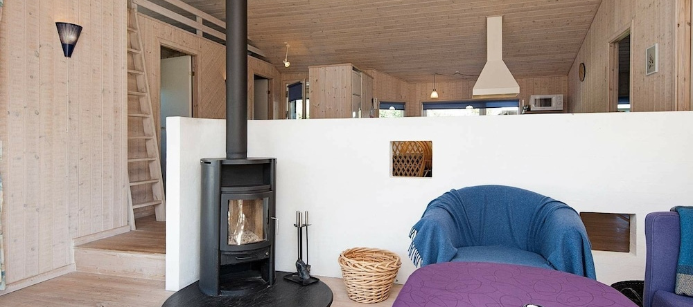 Cozy Holiday Home in Glesborg With a Sauna, 格莱斯堡 — 照片 1