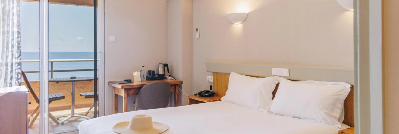 Hôtel Alivi, 皮耶特拉内拉 — 照片 1