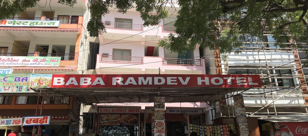Oyo 22225 Baba Ramdev, Луни — фото 1