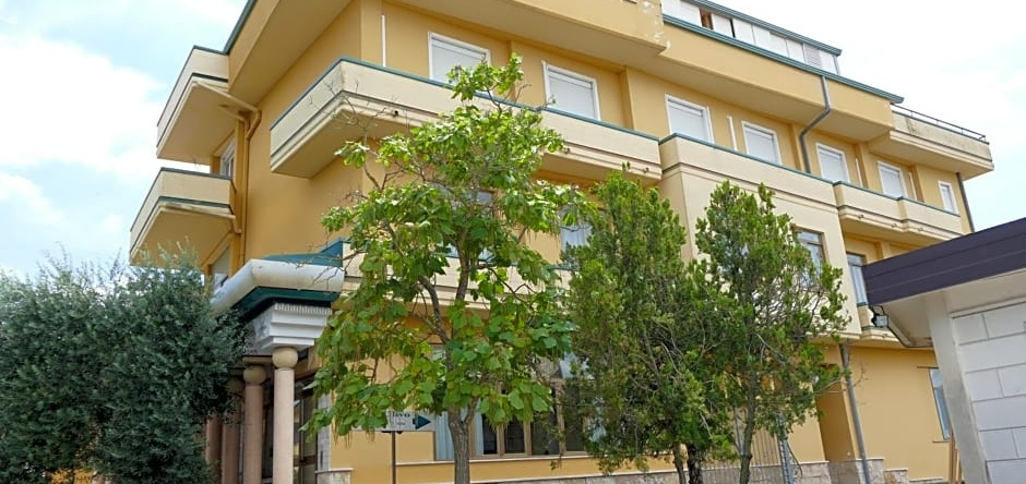 Hotel Ristorante L'Ulivo, Mirabella Eclano — photo 1