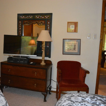 Forest view, log-sided two bedroom, two bath condo on Lake Ouachita. by RedAwning, 艾达山 — 照片 4