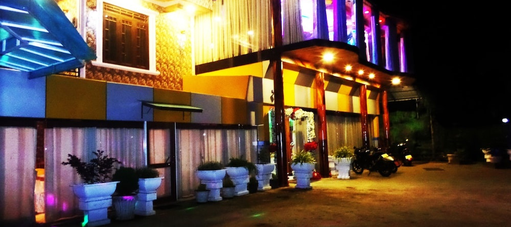 New Edison Hotel, 安贝韦拉 — 照片 1