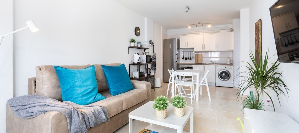 HomeLike Cozy Apartment Puertito, Pool & Wifi, 吉马尔 — 照片 1