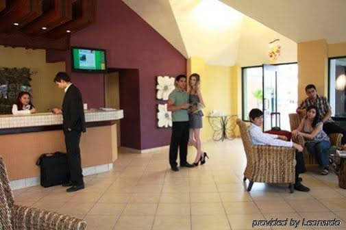 Garden Express Hotel & Suites, 萨尔蒂约 — 照片 1
