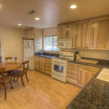 South Lake Tahoe - 4 BR Home Pet Friendly Lakefront - LTA 8044, 南太浩湖 — 照片 4