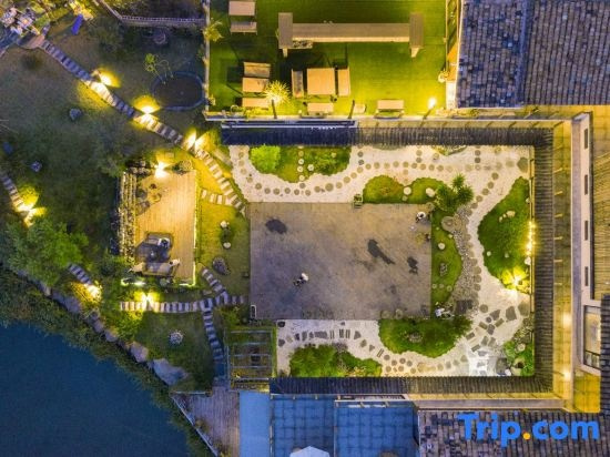 Yewang Su Lake View Light Luxury Hostel, Цюбэй — фото 1
