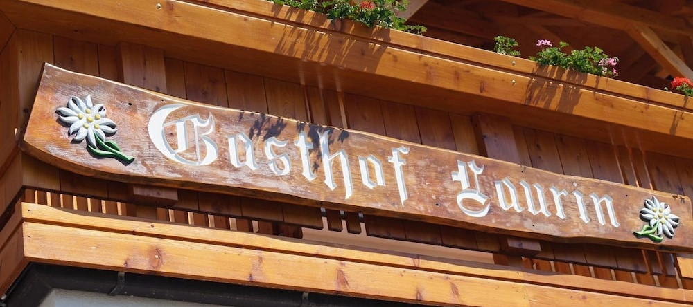 Gasthof Laurin, Tires — photo 1