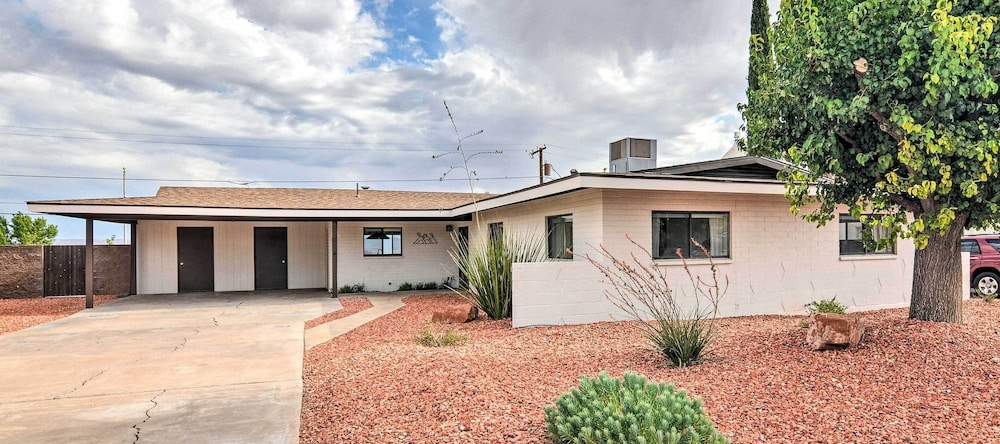 Lake Powell Views: Mid-Century Home In Page, Пейдж — фото 1