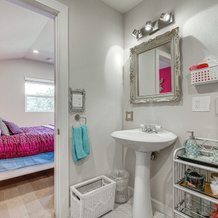 Romantic Casita w/ Garden + Deck 2 Miles to Plaza!, Boyes Hot Springs — photo 4