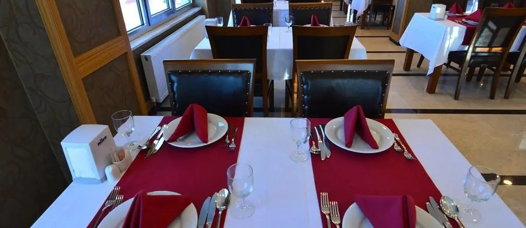 Tasar Royal Hotel, 塔特万 — 照片 1