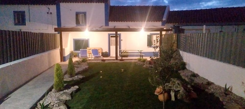 House With 2 Bedrooms in Assafora, São João das Lampas, With Enclosed, 圣若昂-达斯-兰帕斯 — 照片 1