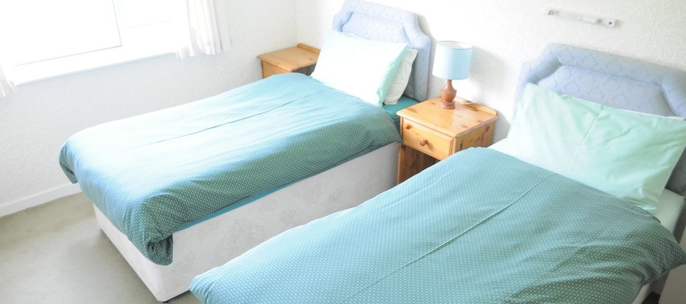 Lamont Chalets & Bungalow, Glenelg — photo 1