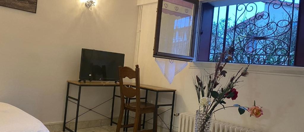 Nice Studio Livry (Adults Only), Livry-Gargan — photo 1